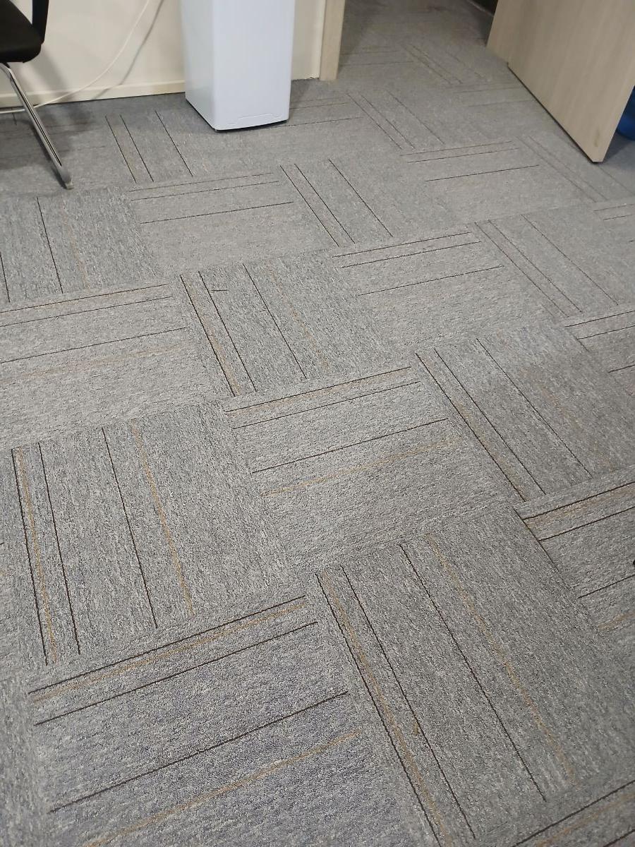 Office tile carpet 50 by 50 - Image 5