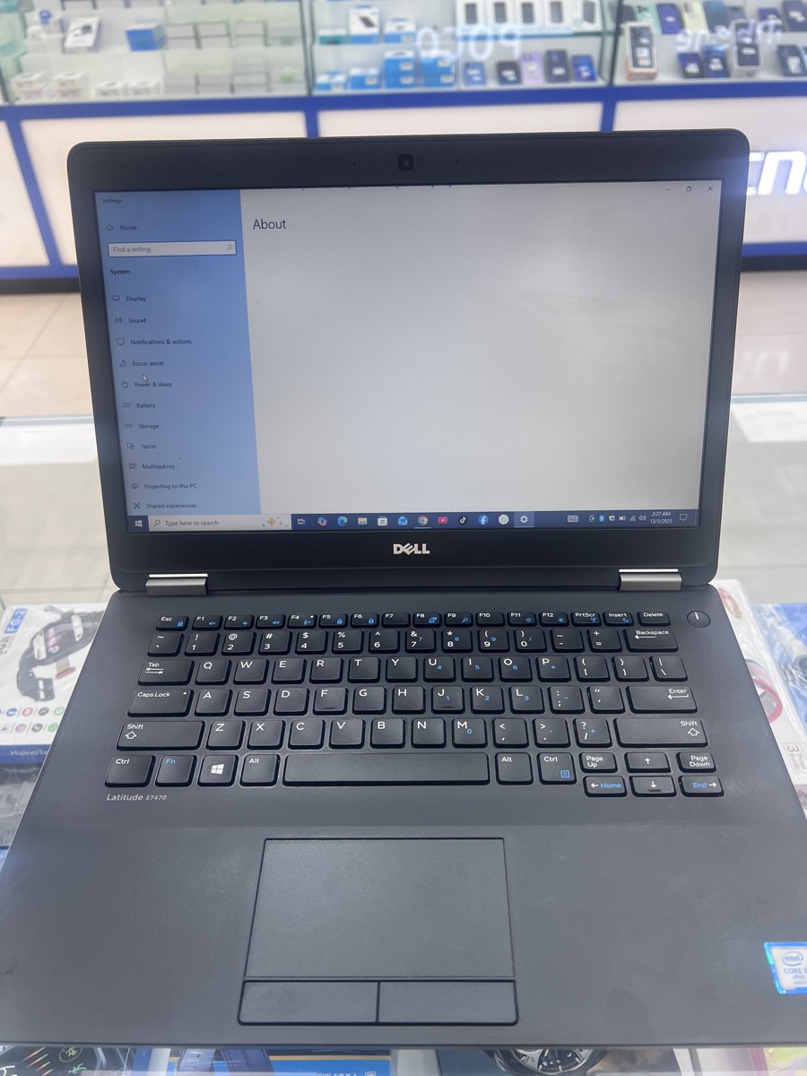 Dell Latitude E7470 - Image 3