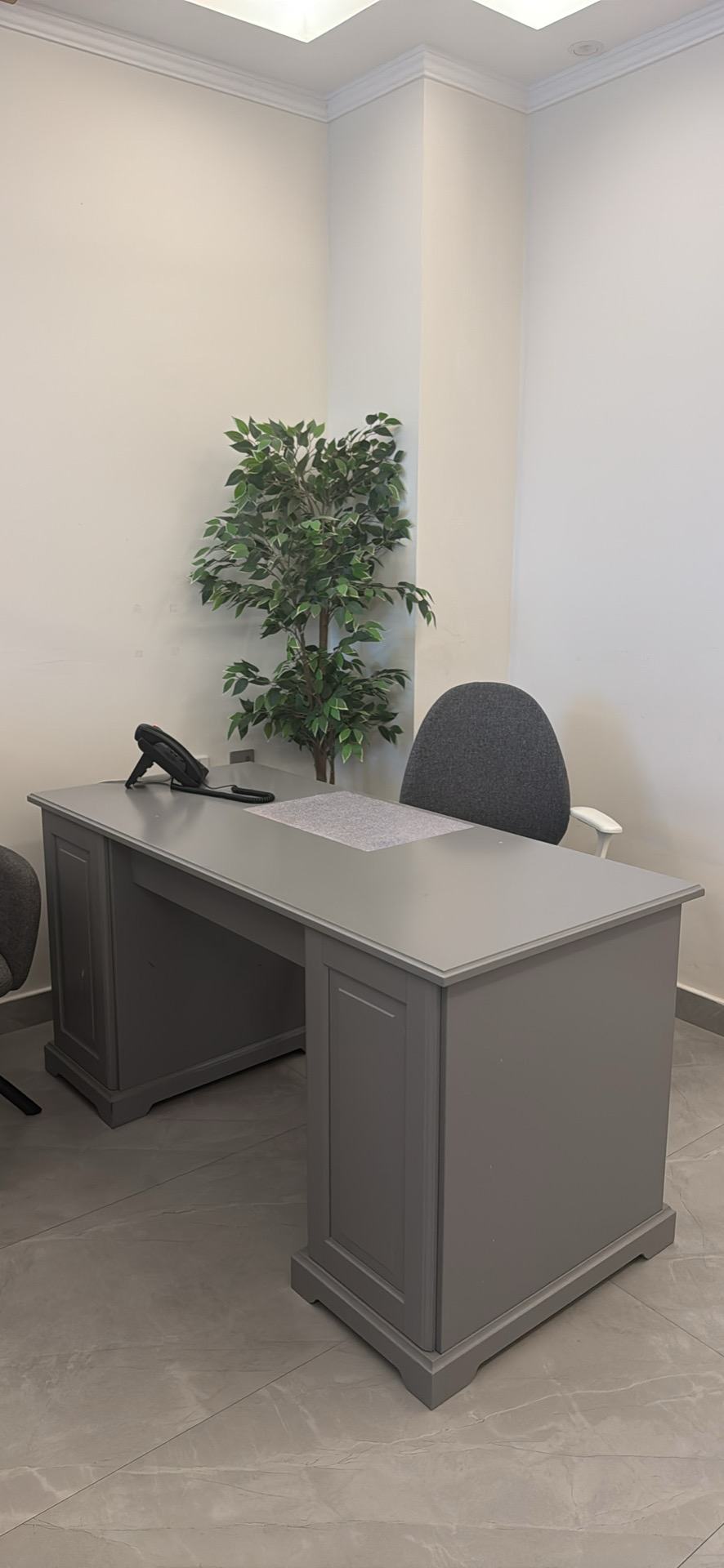 Office desk, fila cabinet, office chair 1350 Qr last fixed price perfect condition  - Image 3