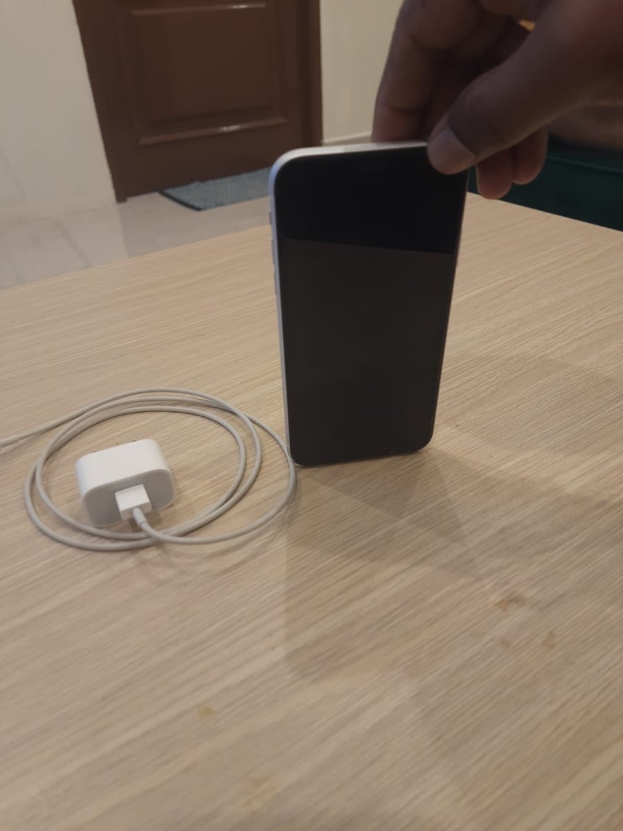 Iphone XR - Image 1