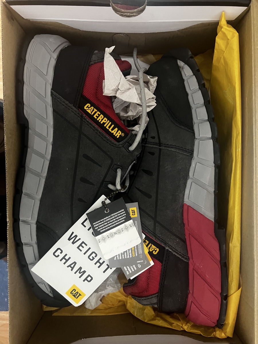 Caterpillar safety shoes - Image 1