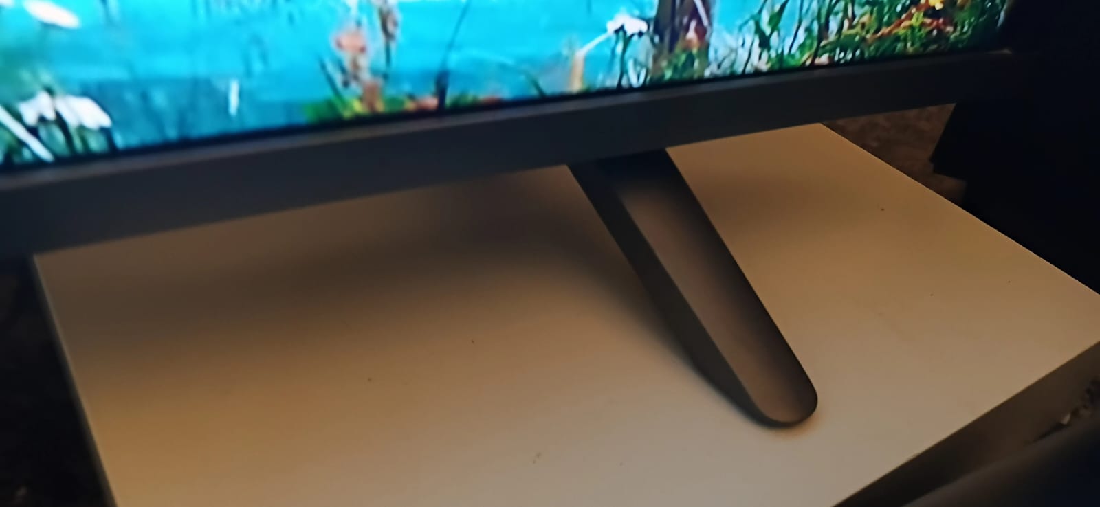 A 4K CURVED 55 INCH IKON SMART TV - Image 3