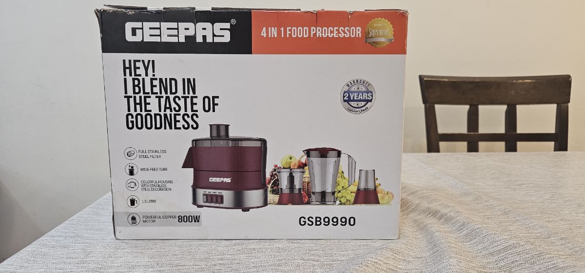 Geepas 4 IN 1 food processor 800W - Image 1