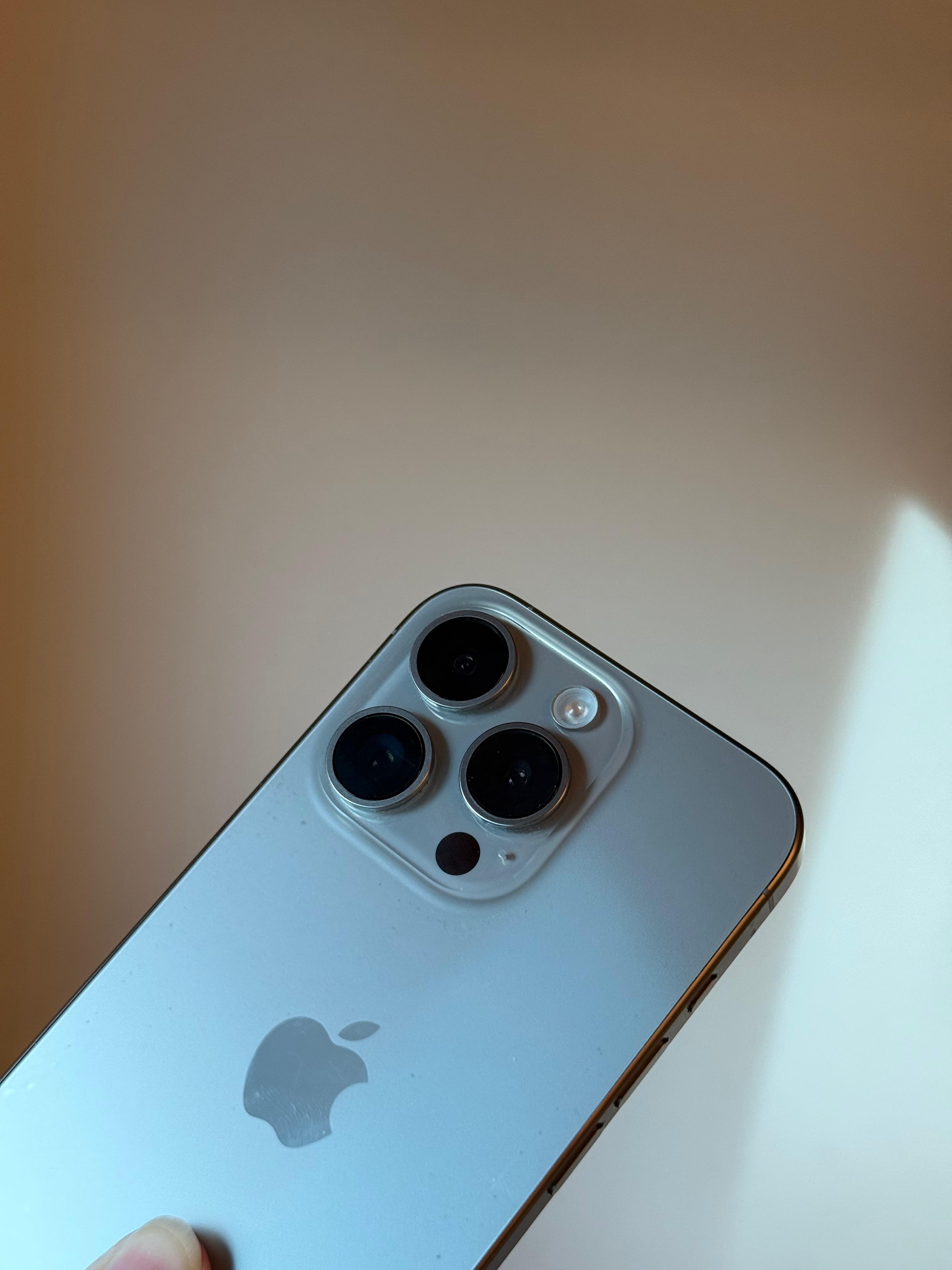 Iphone 15 pro 256 - Image 2
