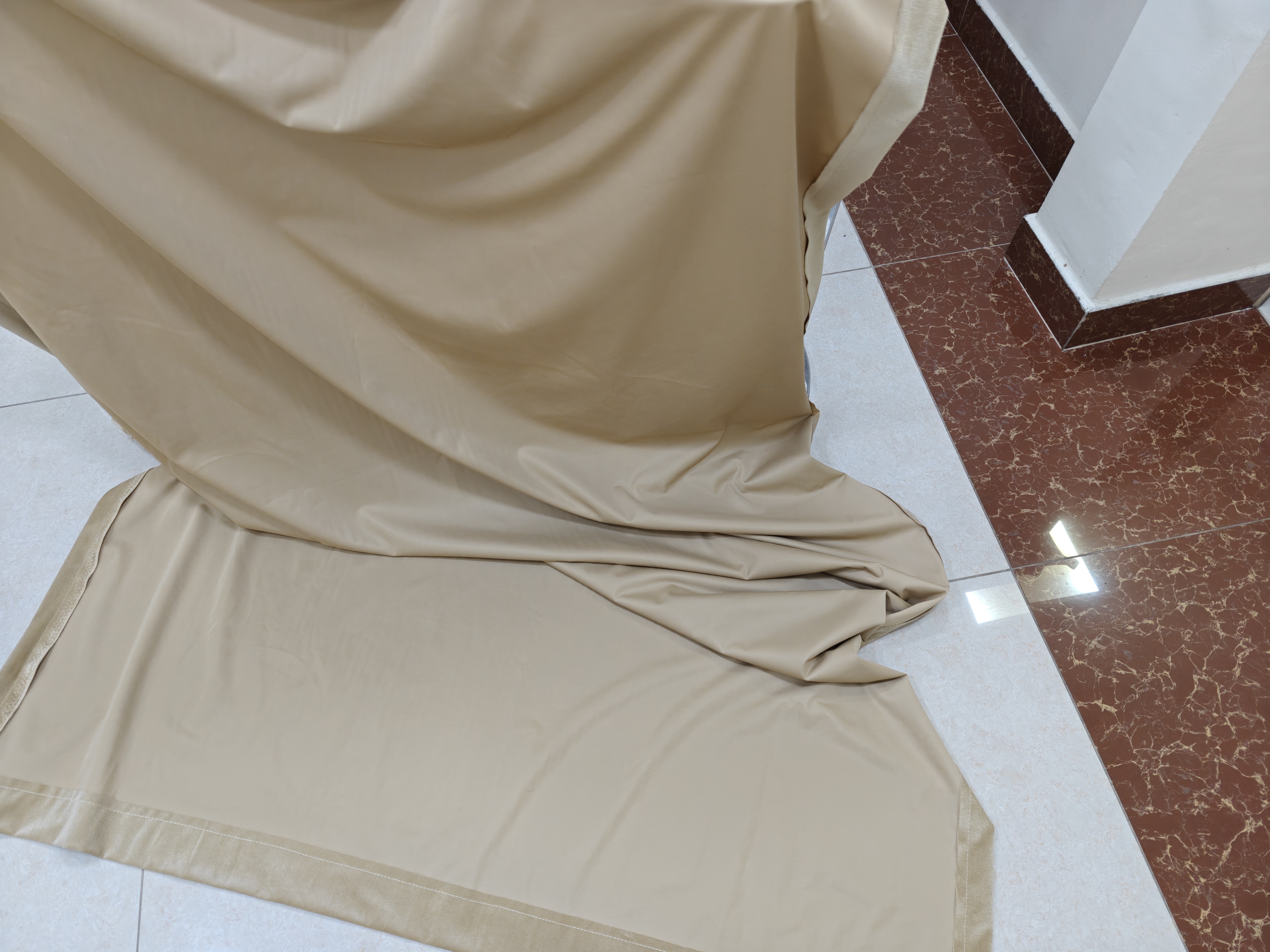 Curtains (Four -  QAR 99) for Sale (Beige) – Elegant & Versatile! -  Mansoura - Image 4