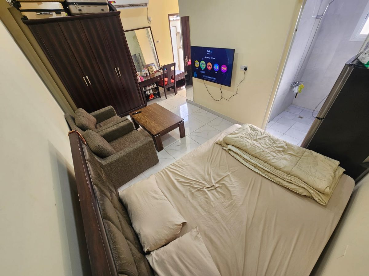 Full Bedroom set for sale - Image 3