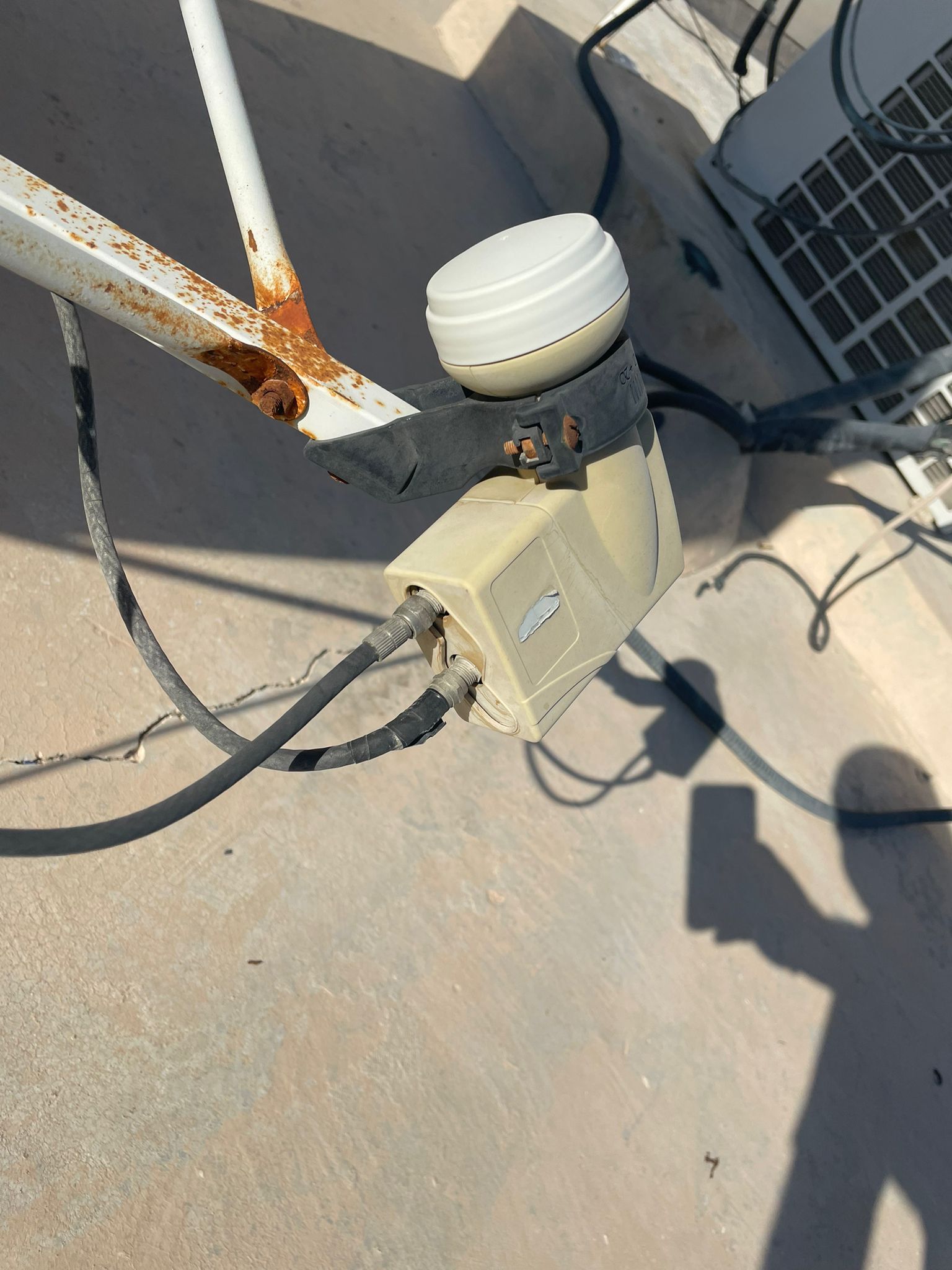 Airtel SD BOX and Antenna - Image 3