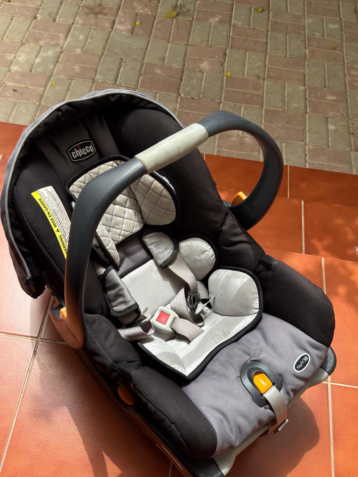 CHICCO -CAR SEAT FROM 0-1 YEAR  - Image 2