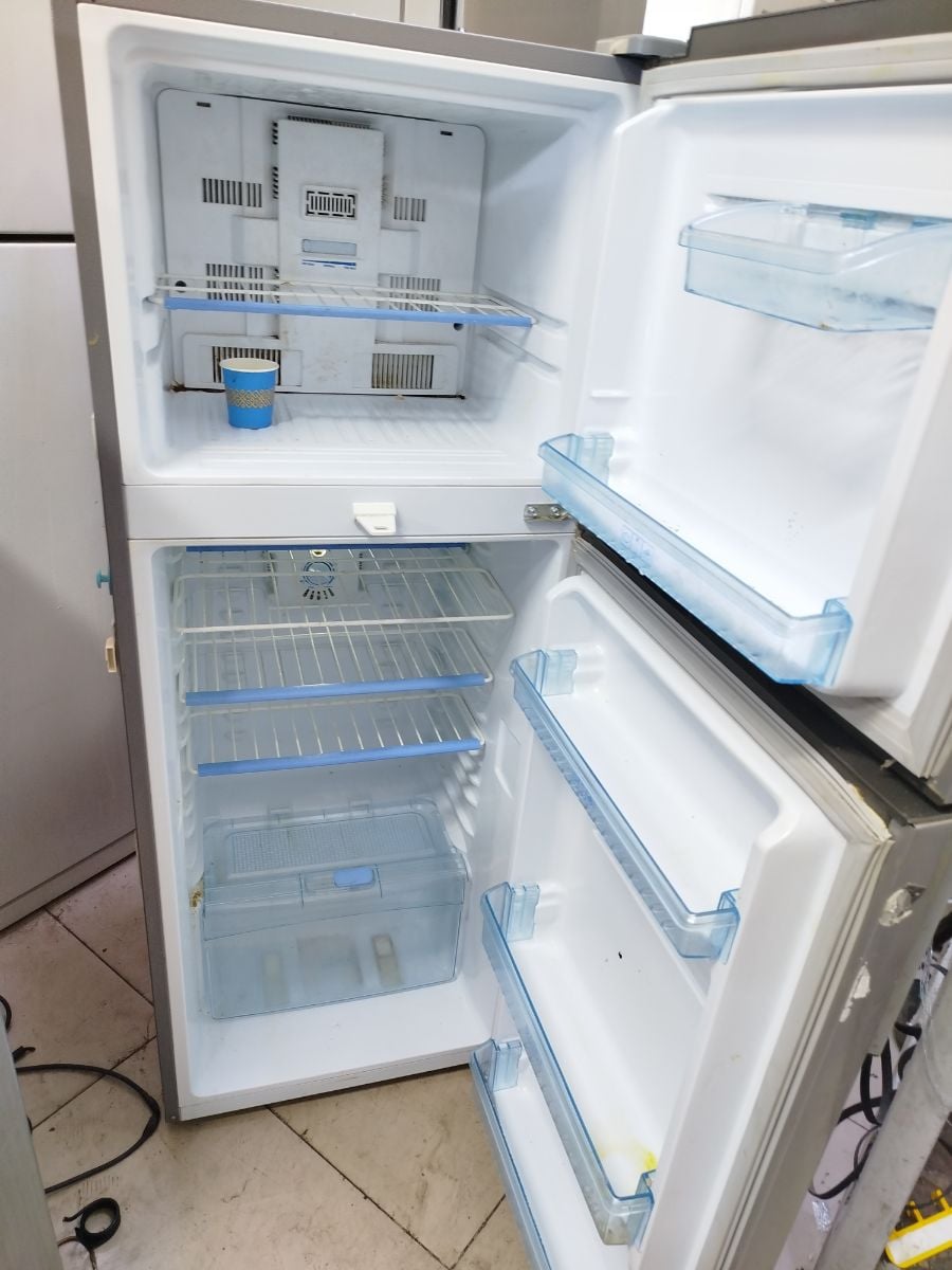 Daweoo double door refrigerator for sale - Image 5