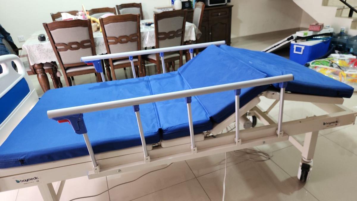 Medical Bed - Image 4