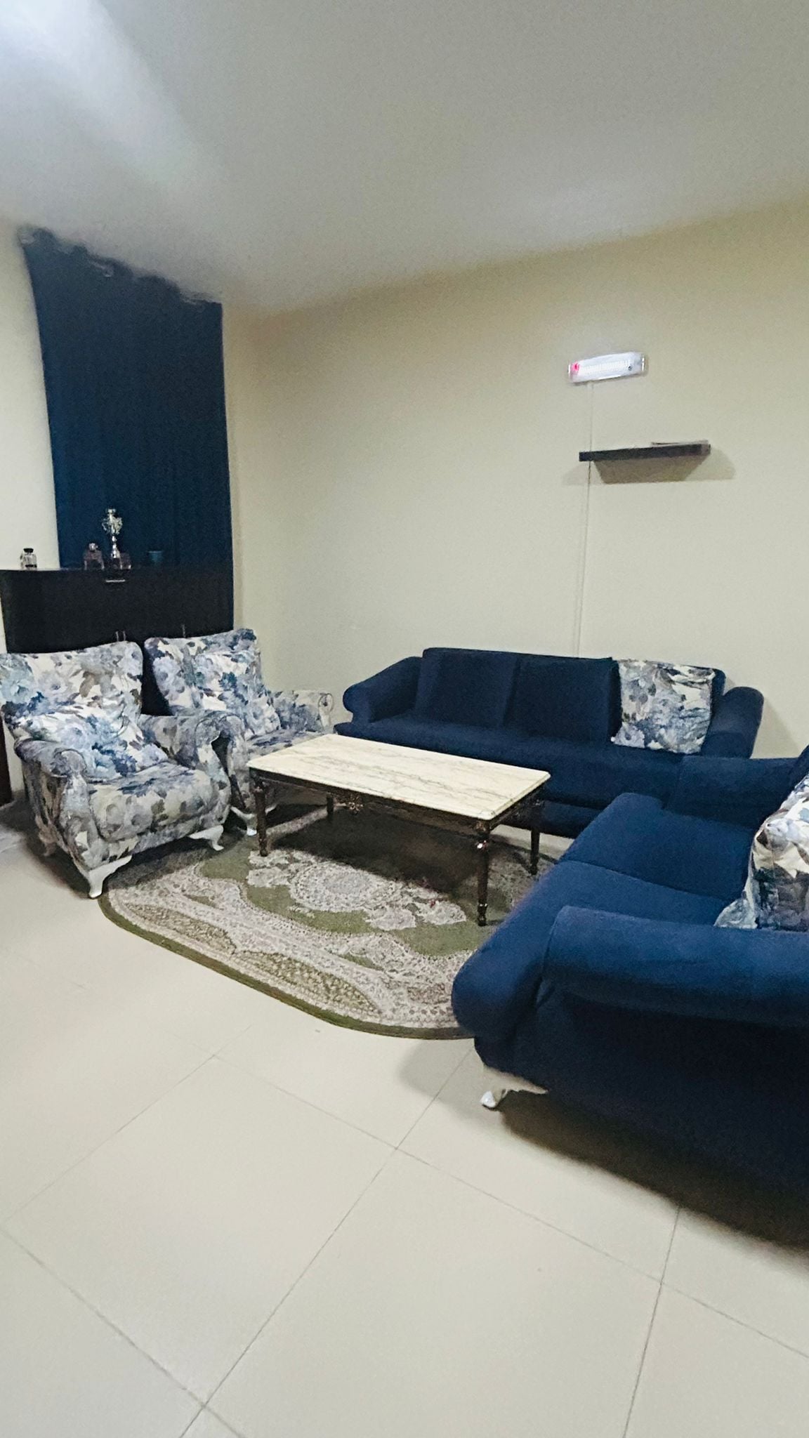 Sofa set with coffee table - Image 3