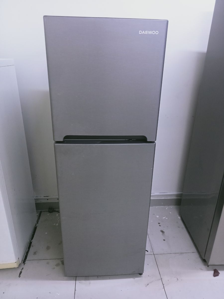 Daewoo refrigerator available for sale - Image 2