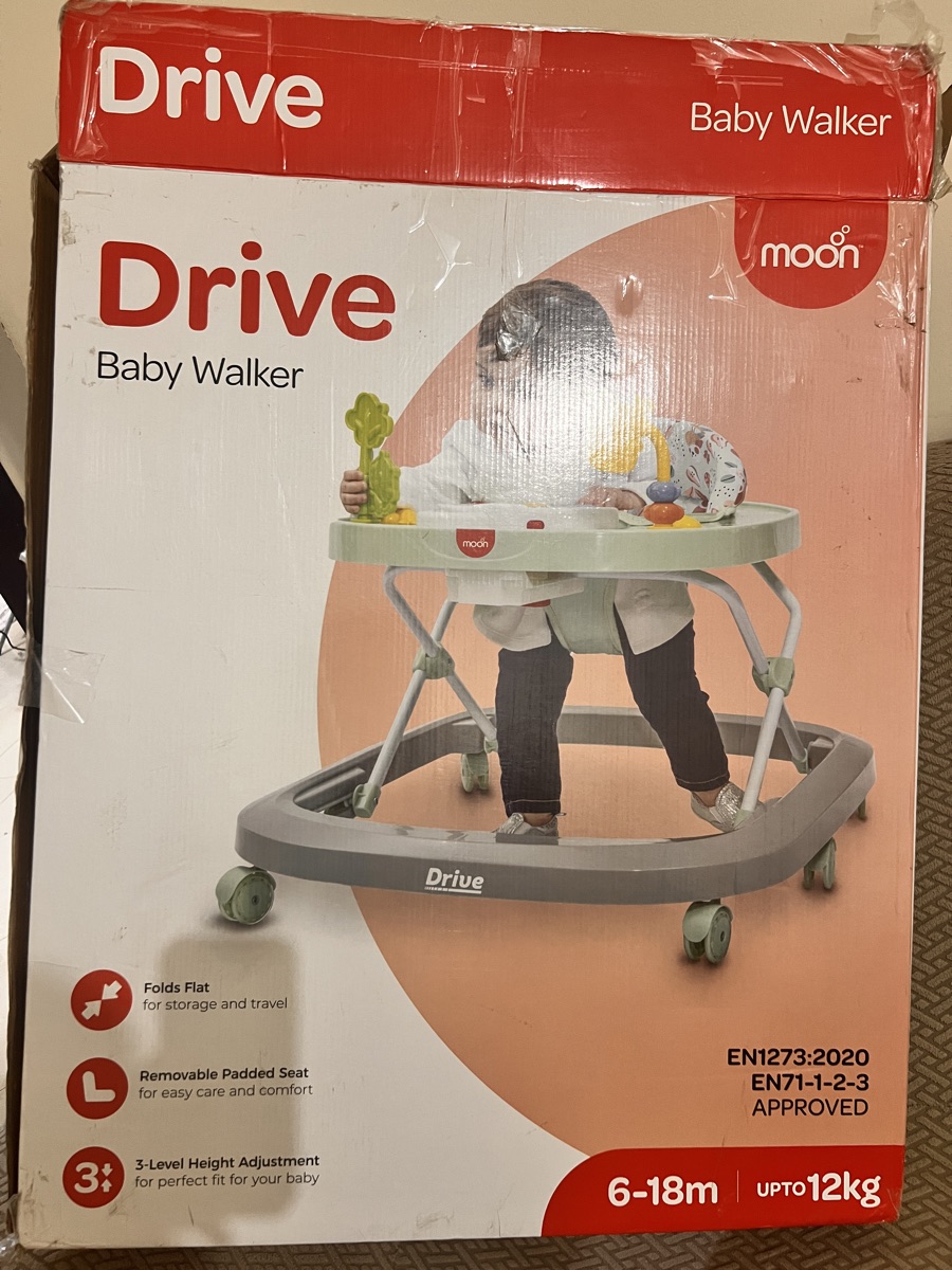 Light used baby walker with box - Image 4