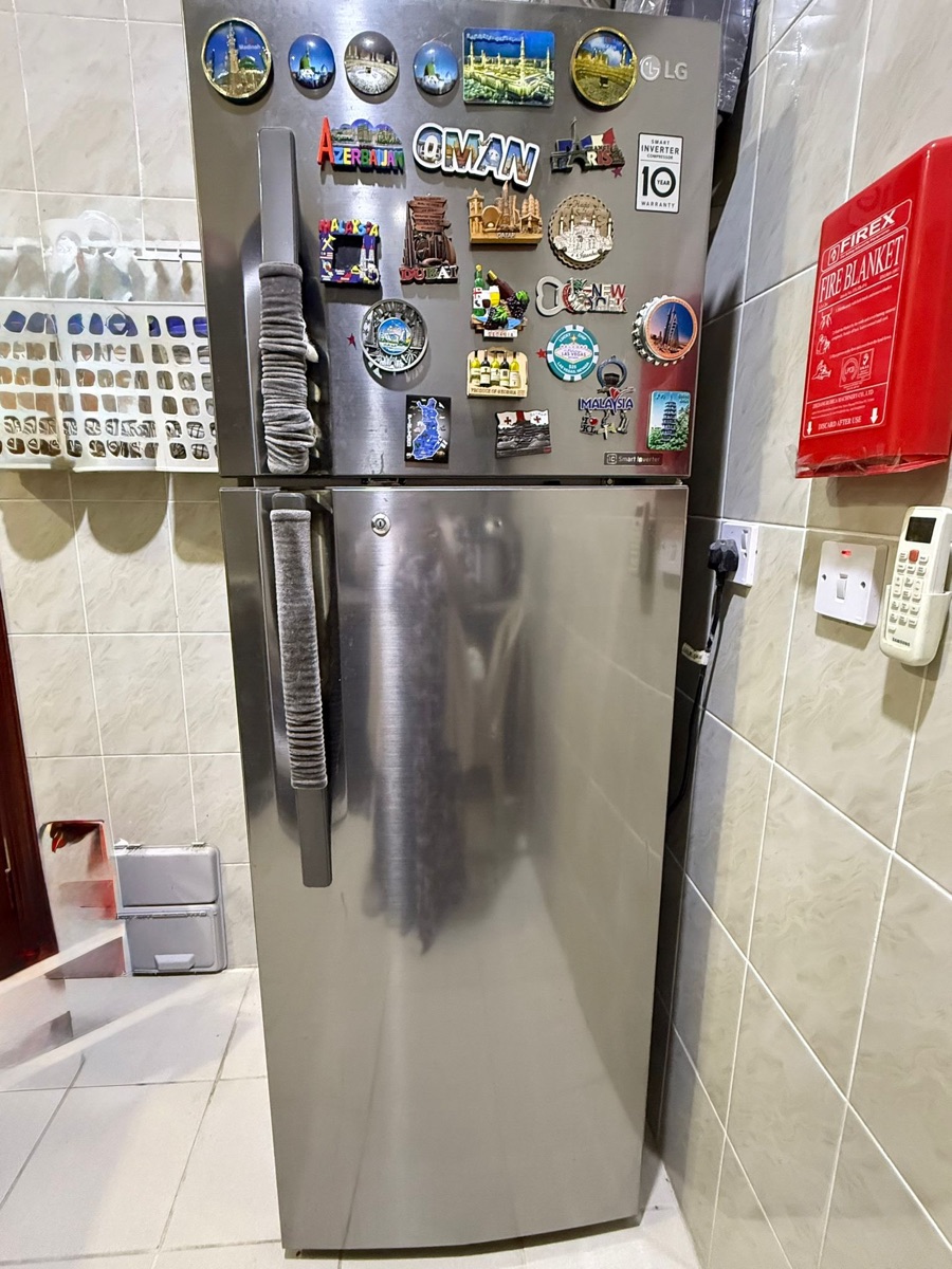 LG Refrigerator - Image 3
