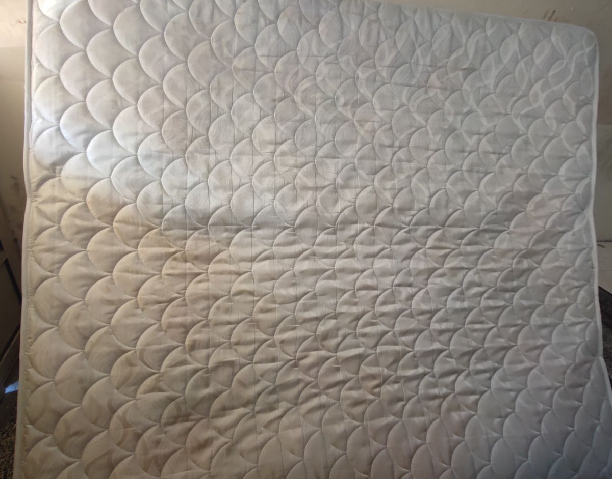 Selling a King Size Spring Mattress - Image 4
