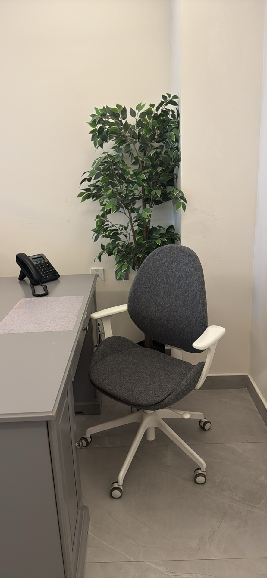 Office desk, fila cabinet, office chair 1350 Qr last fixed price perfect condition  - Image 7
