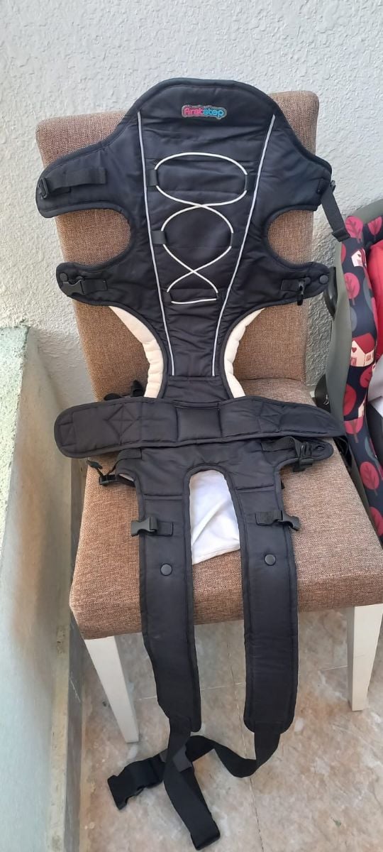 NEARLY NEW! Baby Travel System Bundle for Sale! - Image 3