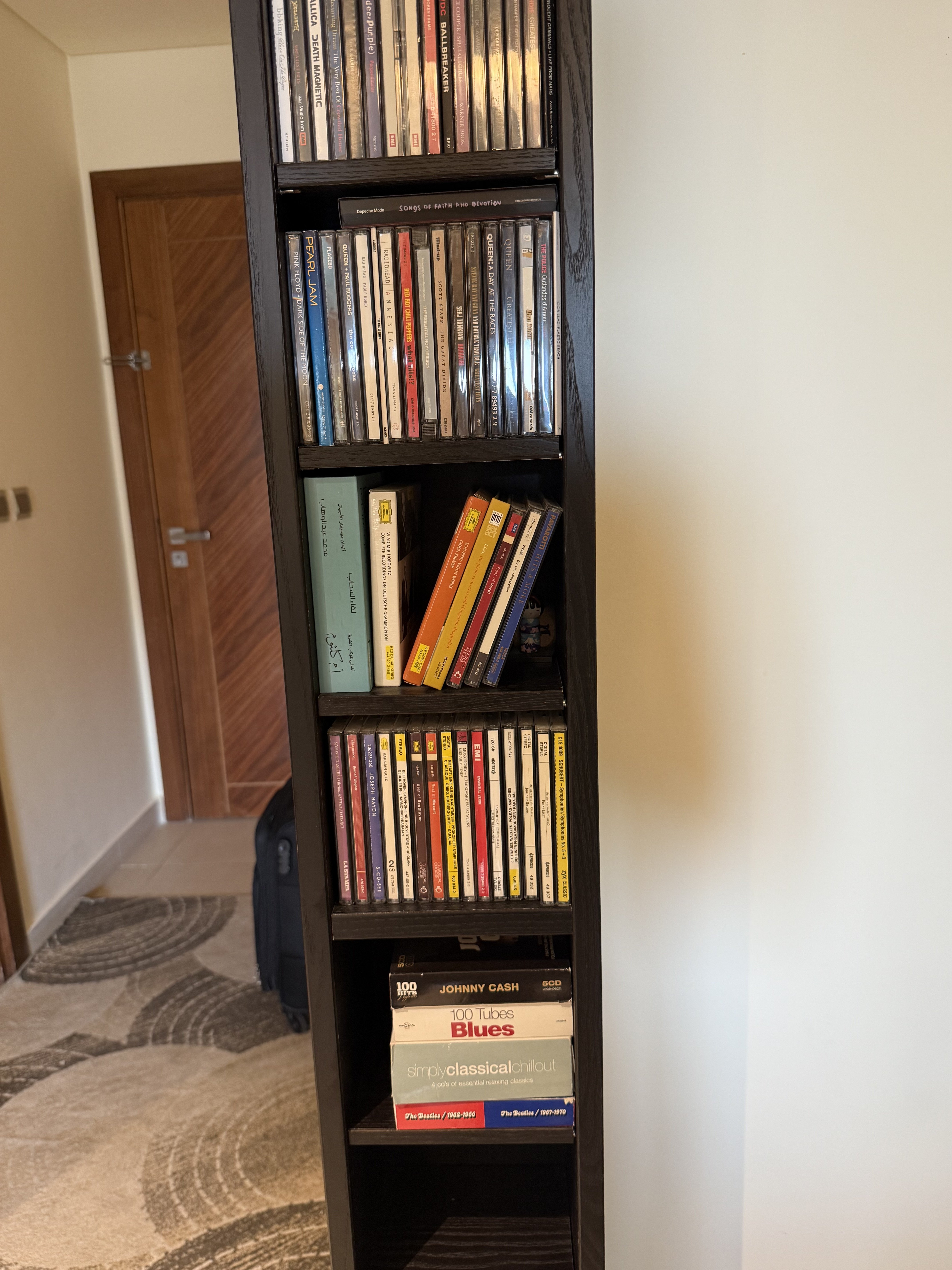 Tower CD racks with 100+ CDs - Image 4