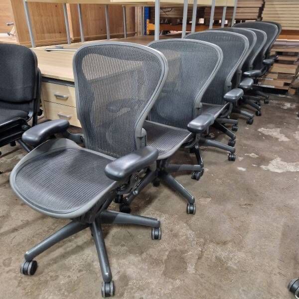 Used aron miller office chair - Image 3
