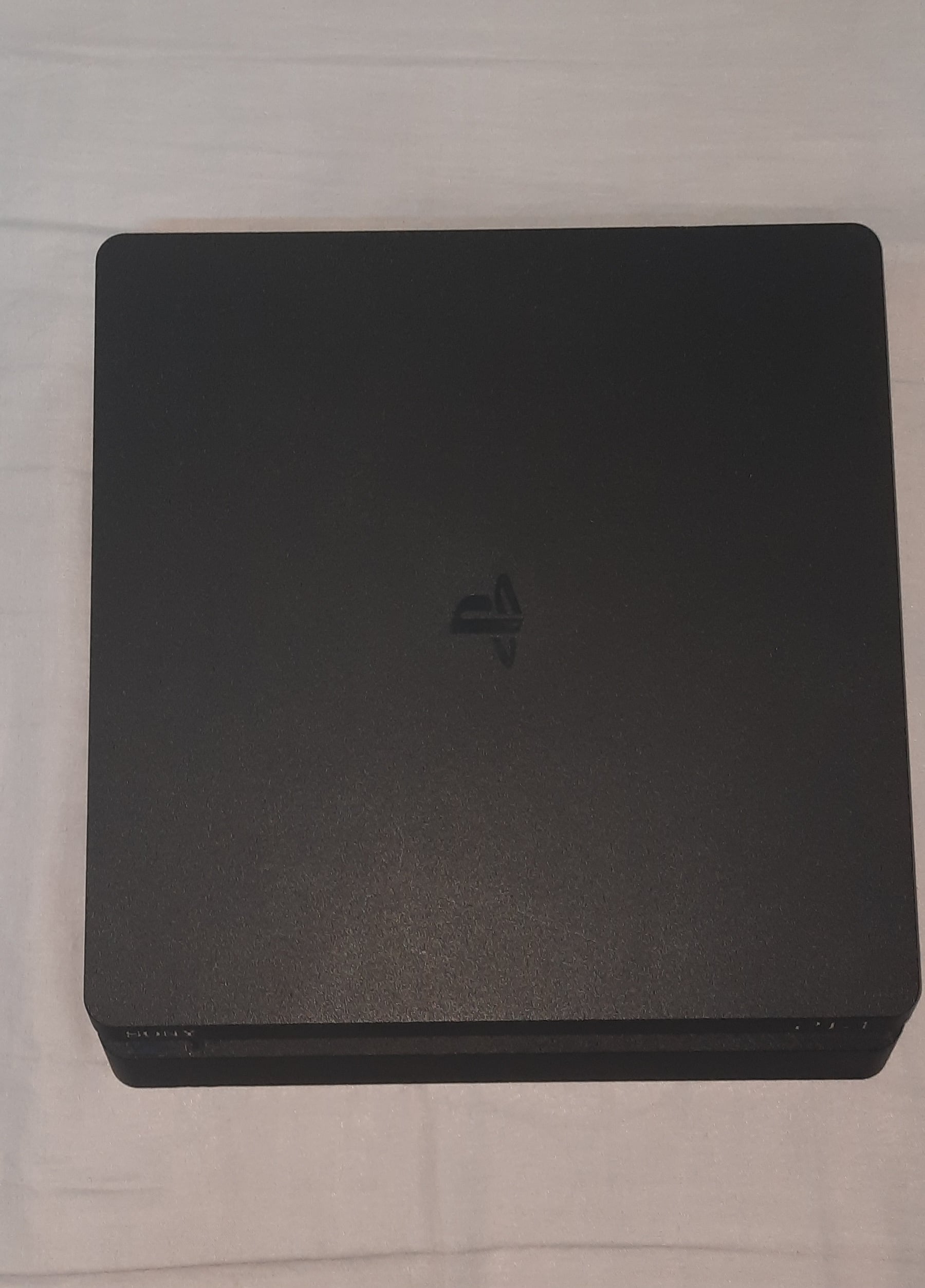 Ps4 slim 1tb very good condition  - Image 2
