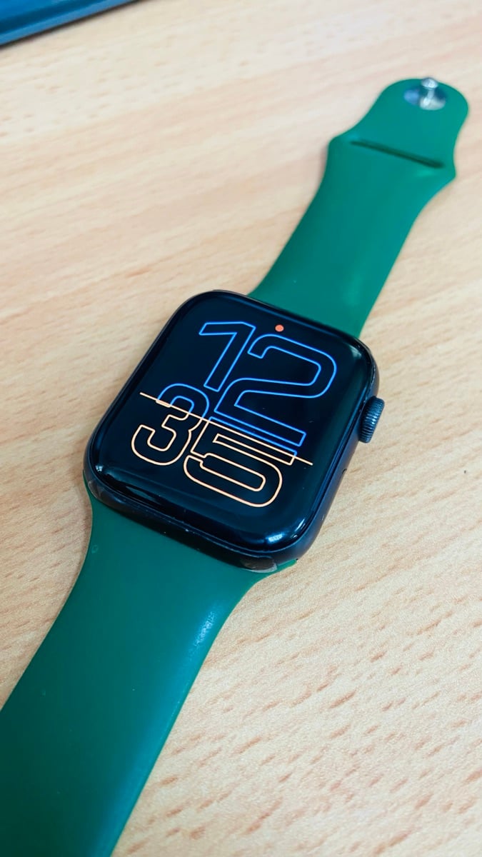 Apple watch series6 (44mm Gps) - Image 1