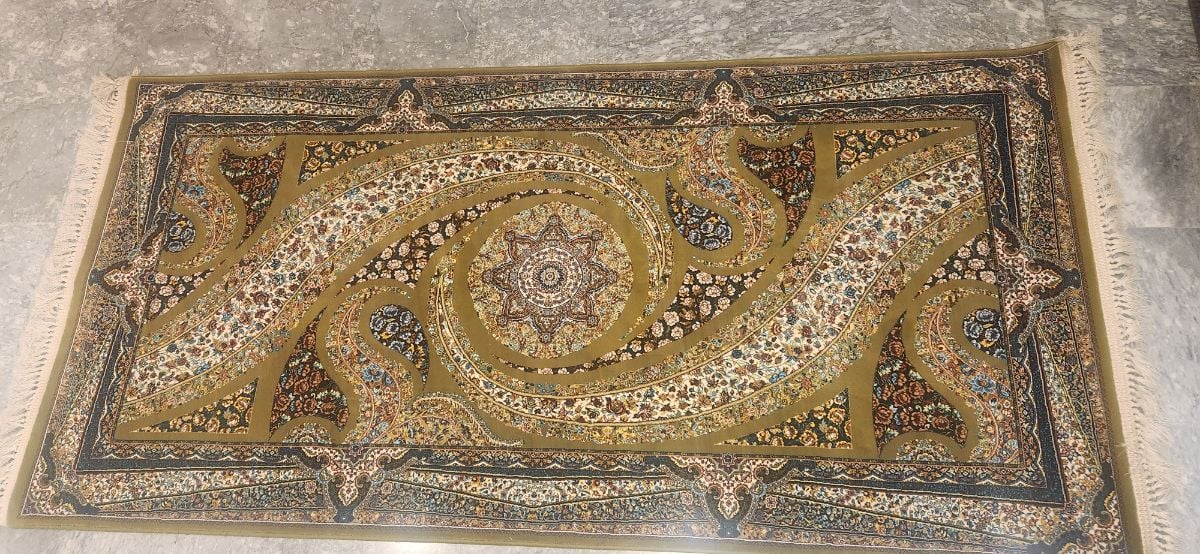 Persian carpet for Sale سجادة ايرانية شغل مكينة للبيع - Image 3