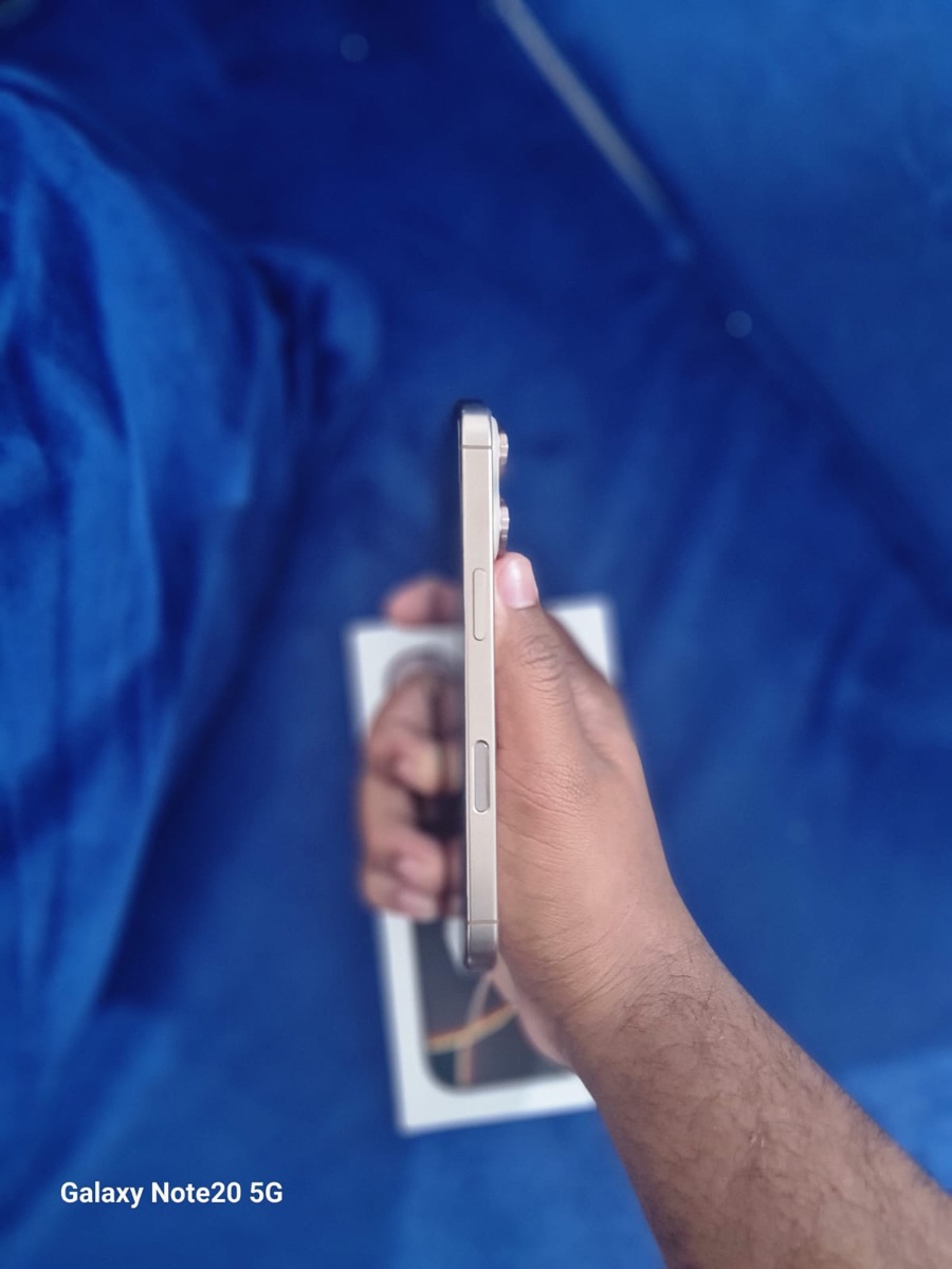 iPhone 16 pro - Image 1