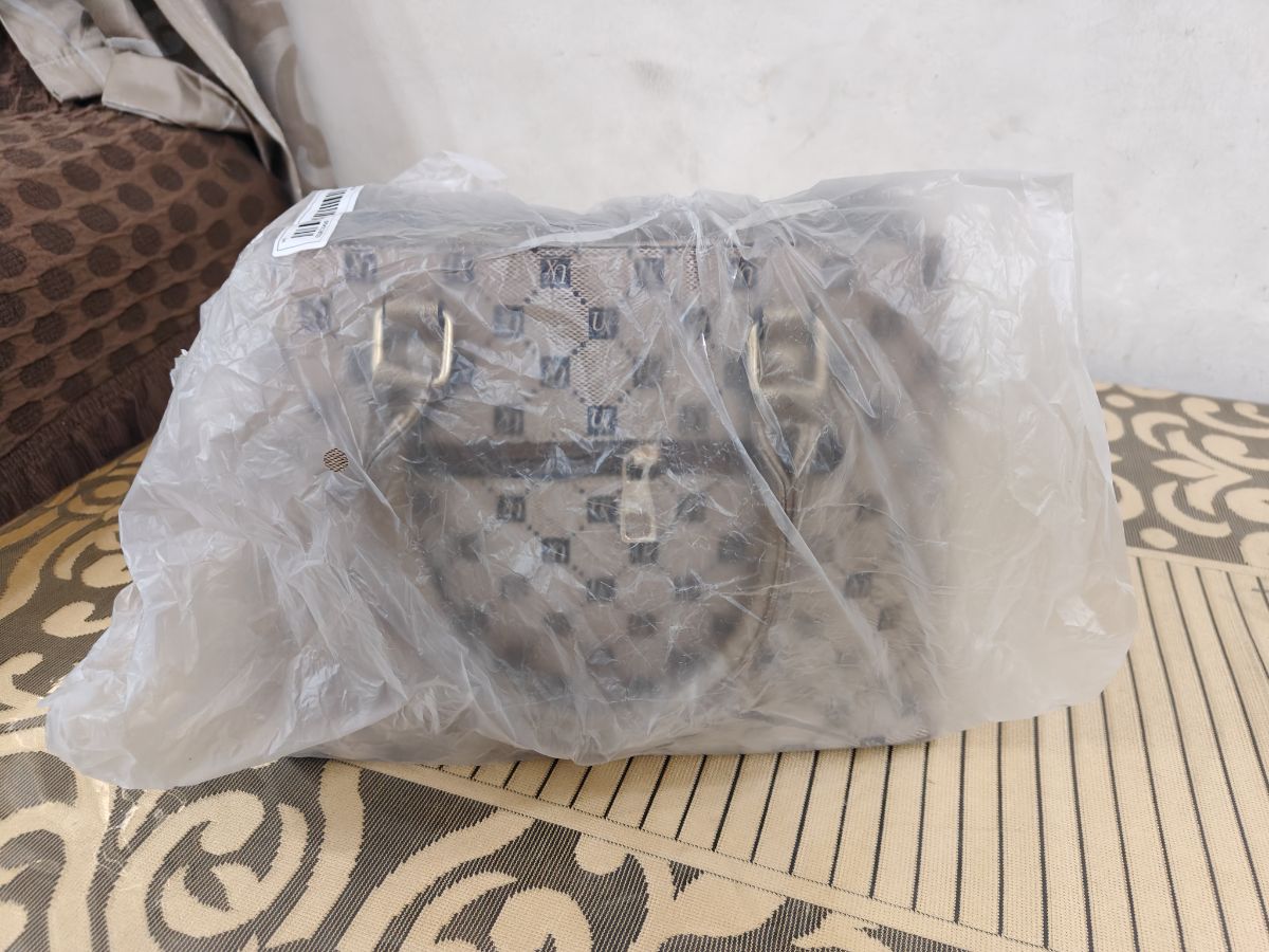 Brand New Stylish Women's Shoulder and Handbag - Large Capacity - Pickup from Al-Wukair - Image 3