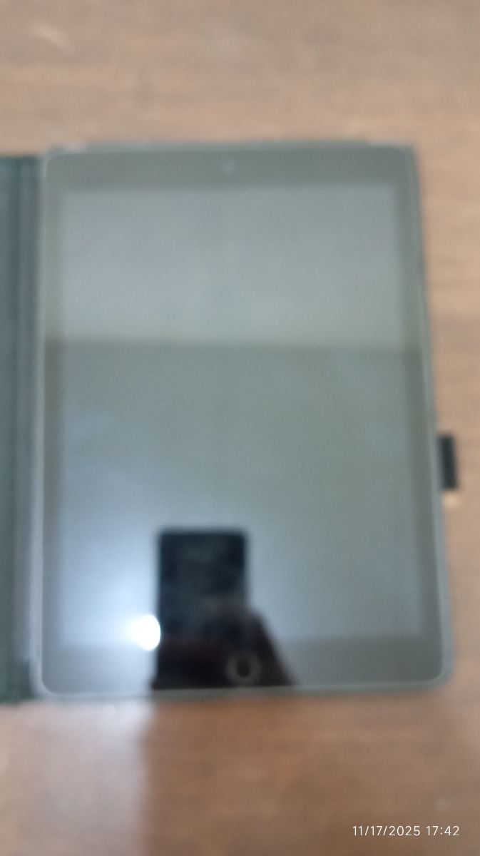 Ipad 6 - Image 1