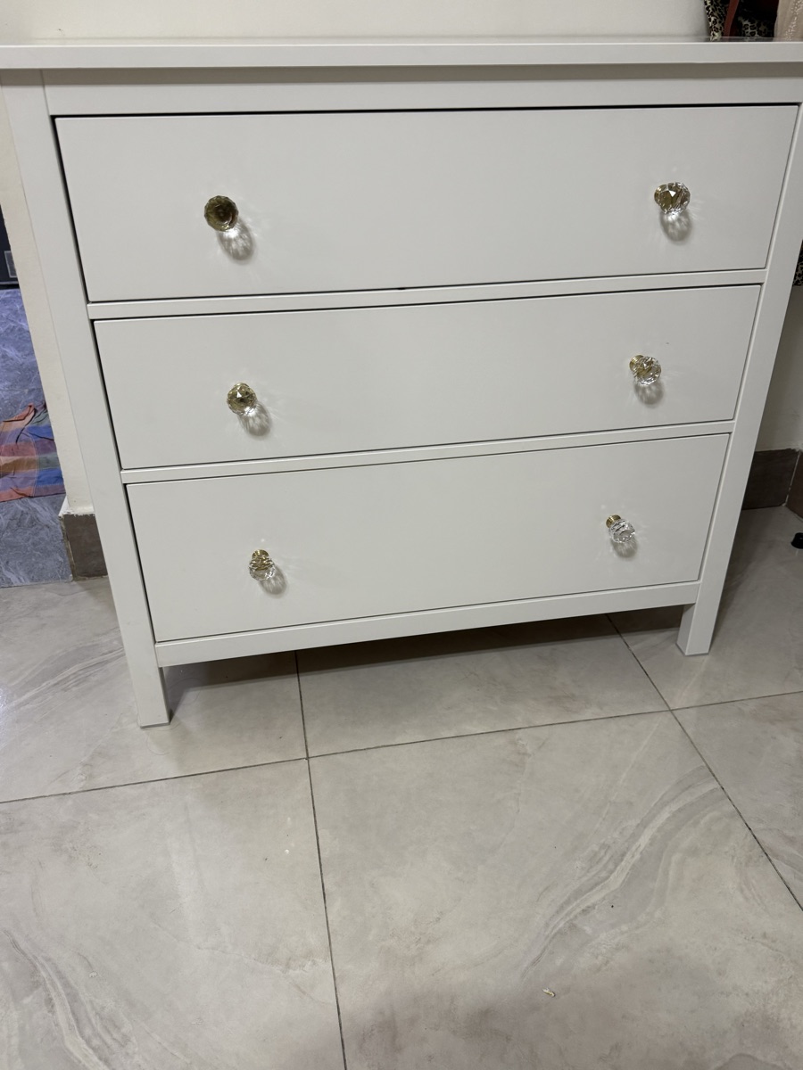 IKEA Hemnes drawer glossy finish with fancy knobs - Image 6