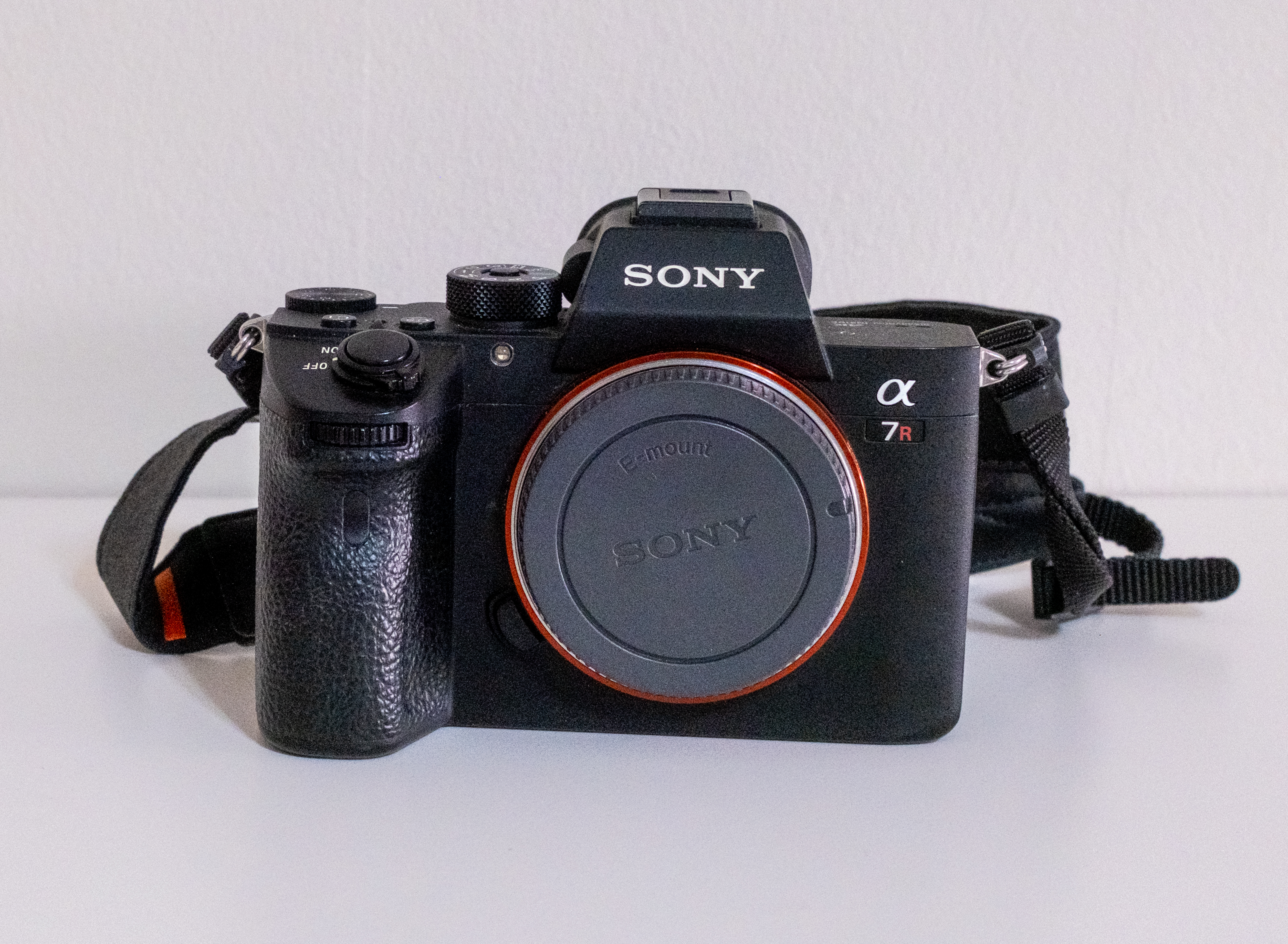 Sony Alpha 7RIII camera (Body only) for sale - Image 3
