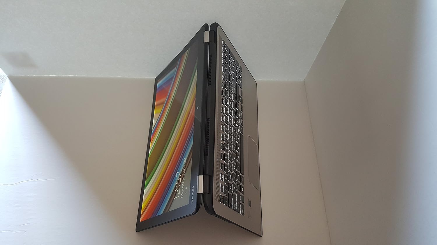 Toshiba Satellite 360',Touch screen , Core i5, 8GB Ram,256SSD in Excellent Condition - Image 3