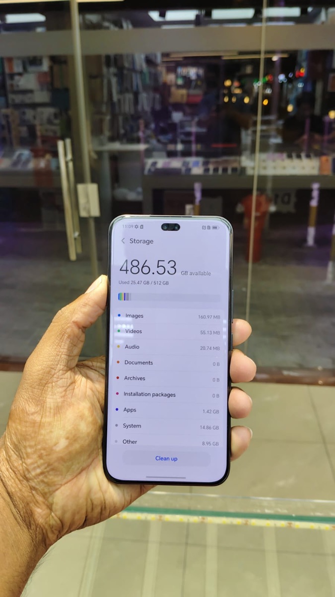 Honor 400 pro  12+12 ram 512 storage  With warrenty  Neat clean condition - Image 2