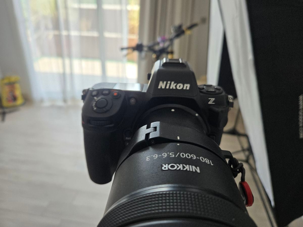 NIKON Z8 BODY ONLY 1 BATTERY BOX AND PAPERS. PERFECT CONDITION 4K SHUTTER COUNT - Image 1