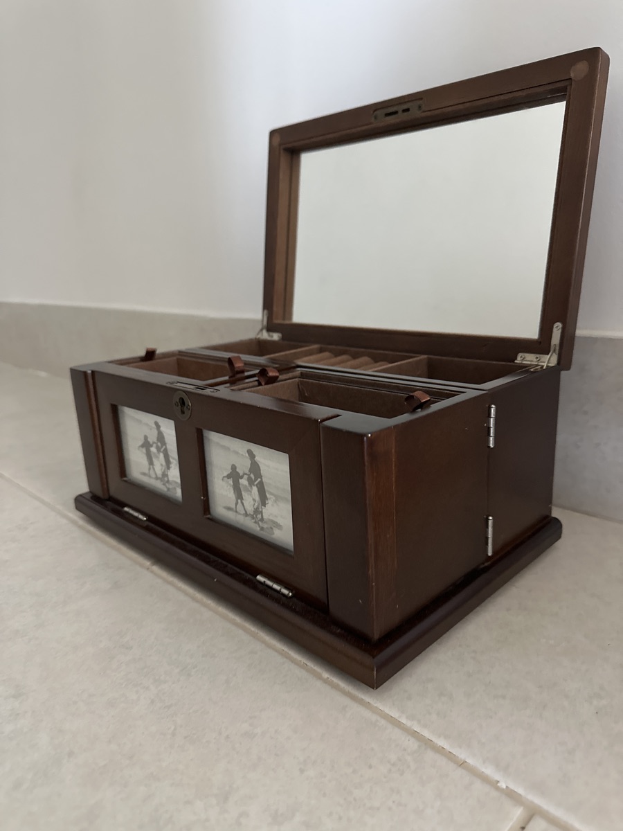 Jewellery storage - Image 3