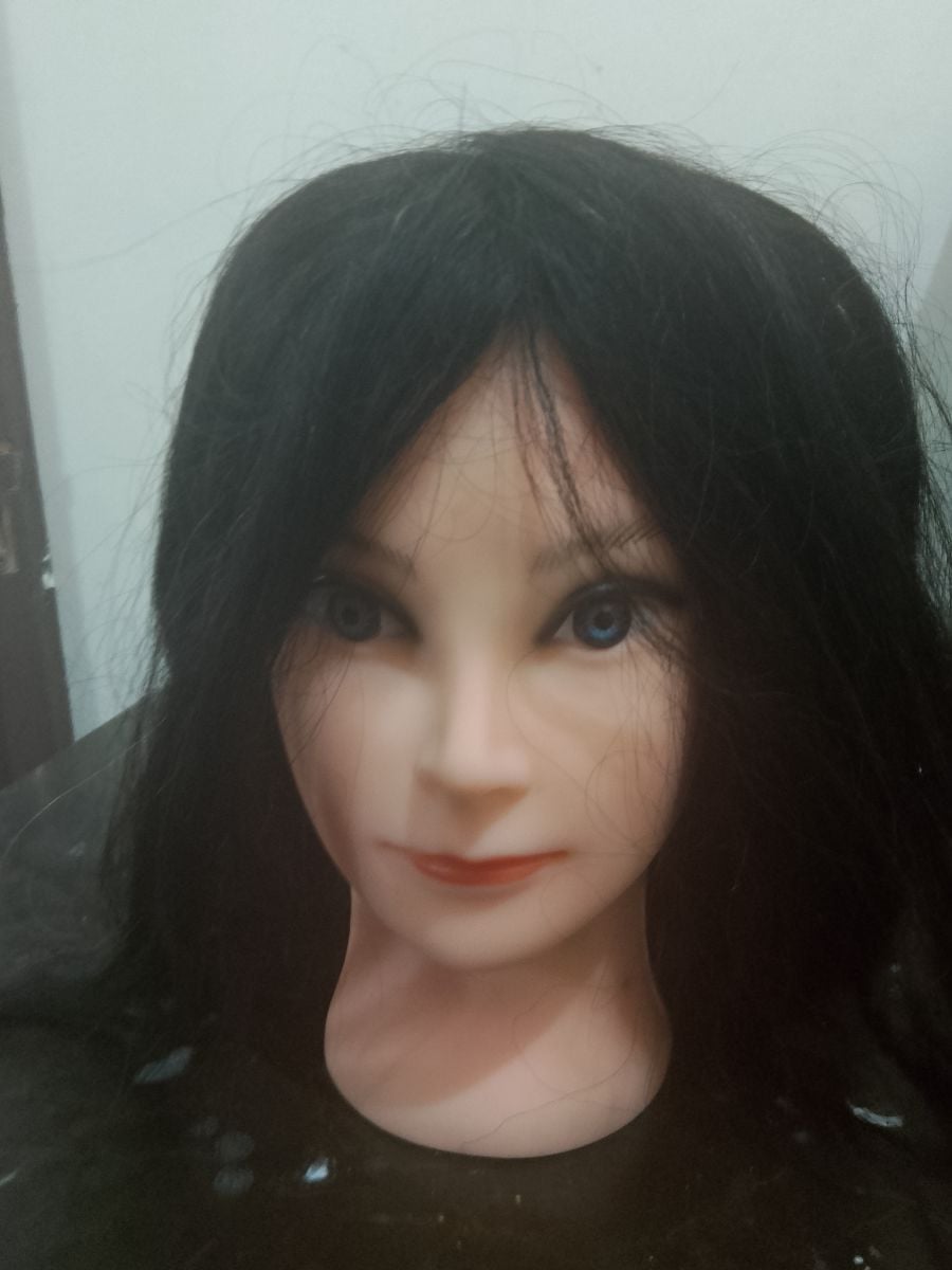 Mannequin head with real hair for hairstyling - Image 2