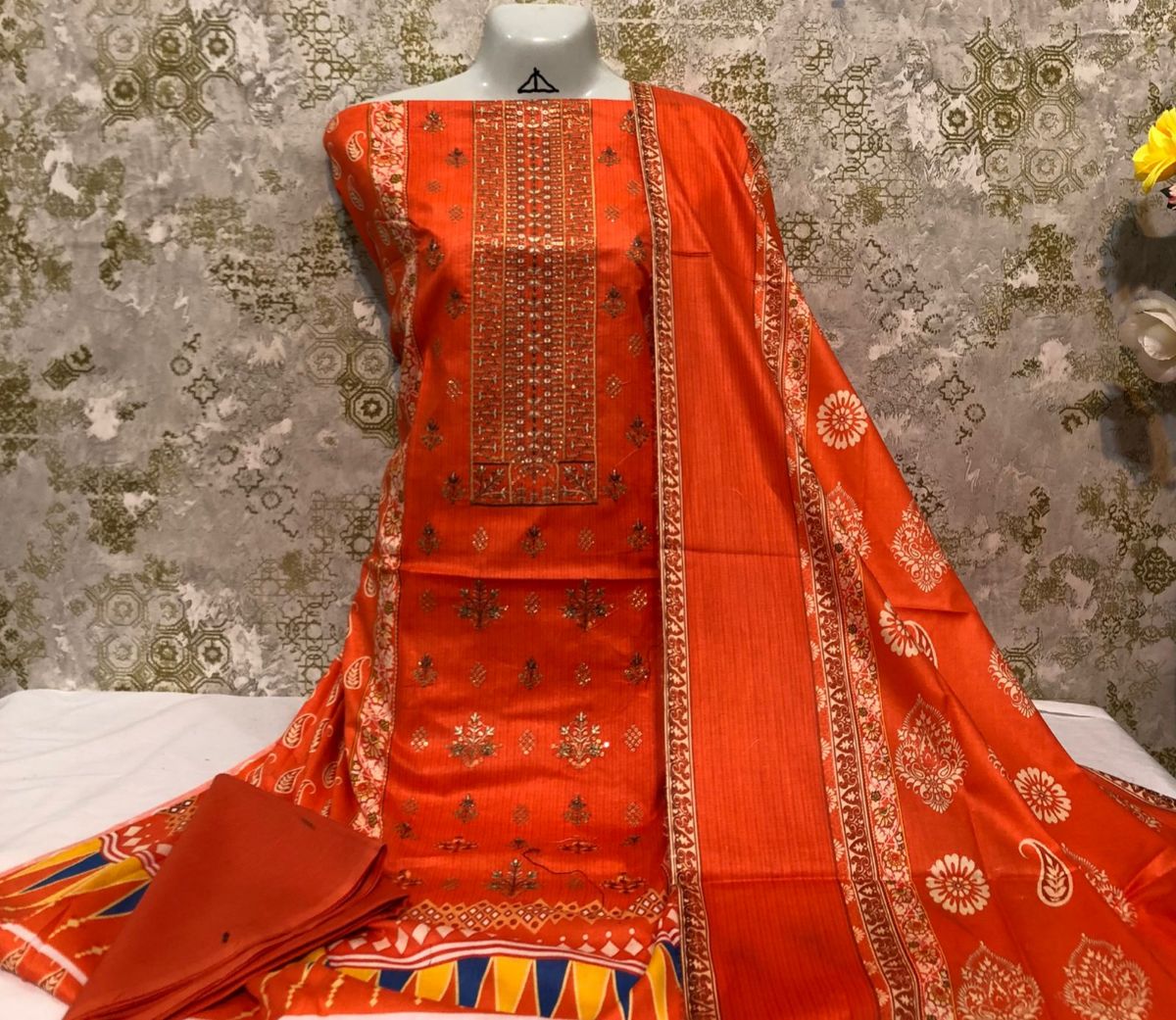Lawn Branded Collection Outfit - Image 15