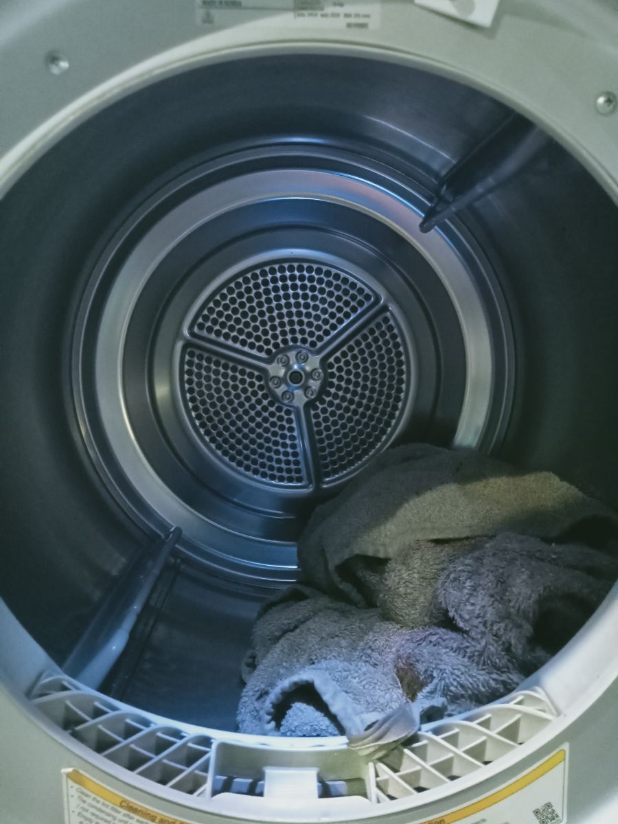 LG 8 kg Drayer available for sale - Image 1