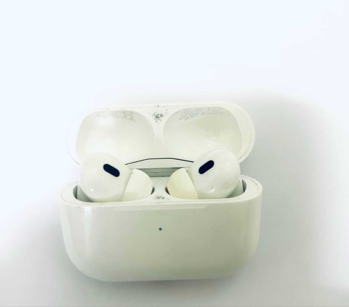 AirPod pro 2 generation A2698 - Image 2