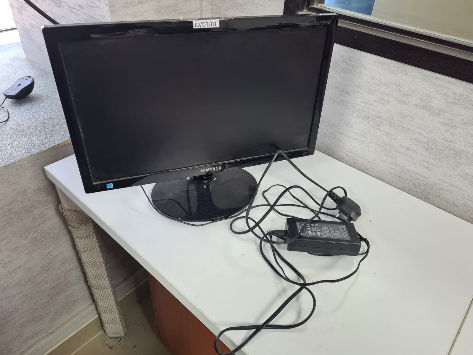 MONITOR ALONG WITH THE ADAPTER - Image 2