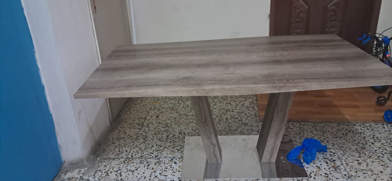 Dining table - Image 5