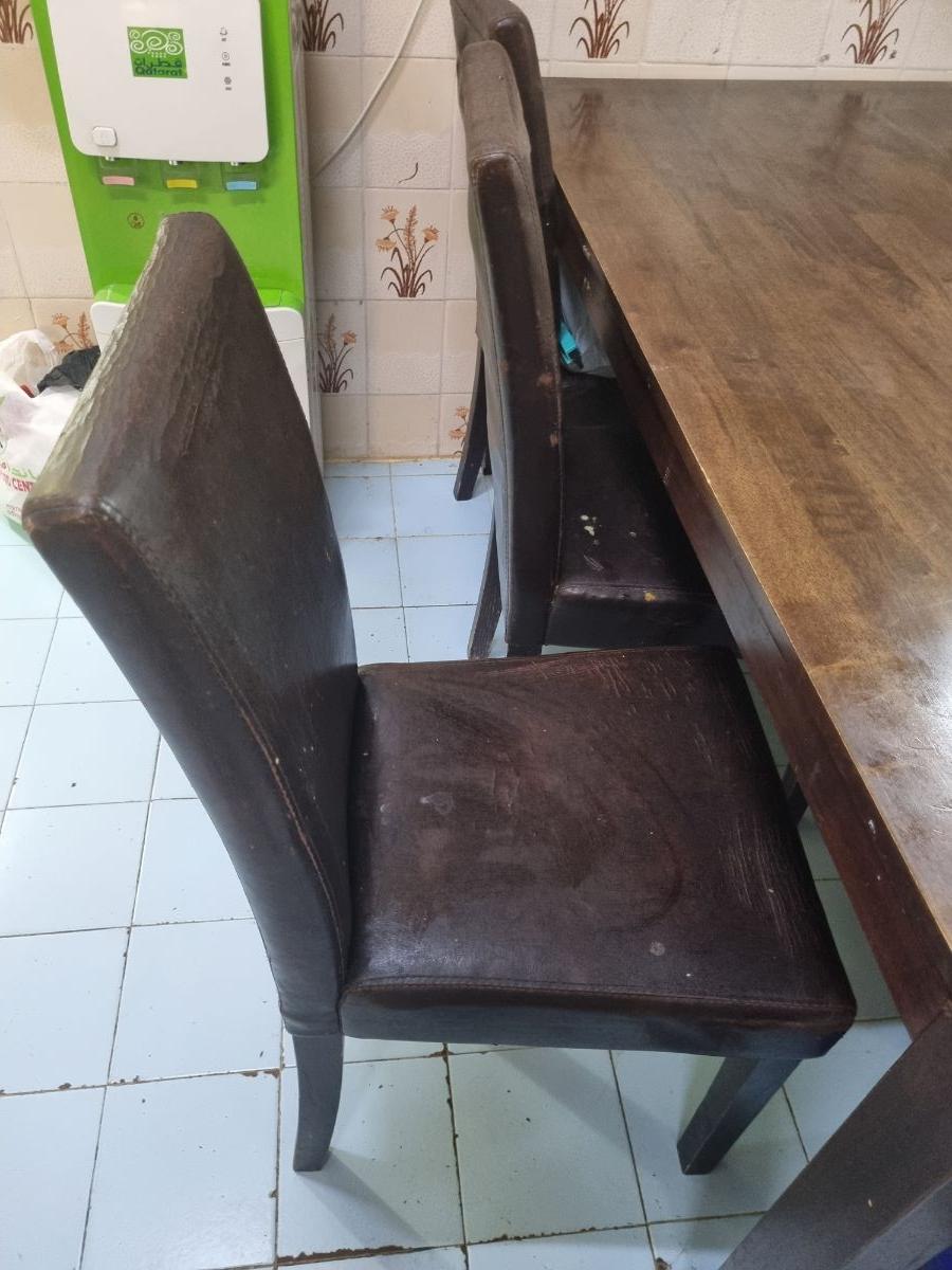 Wooden Dinning table with 3 chairs together for 50 QR - Image 2