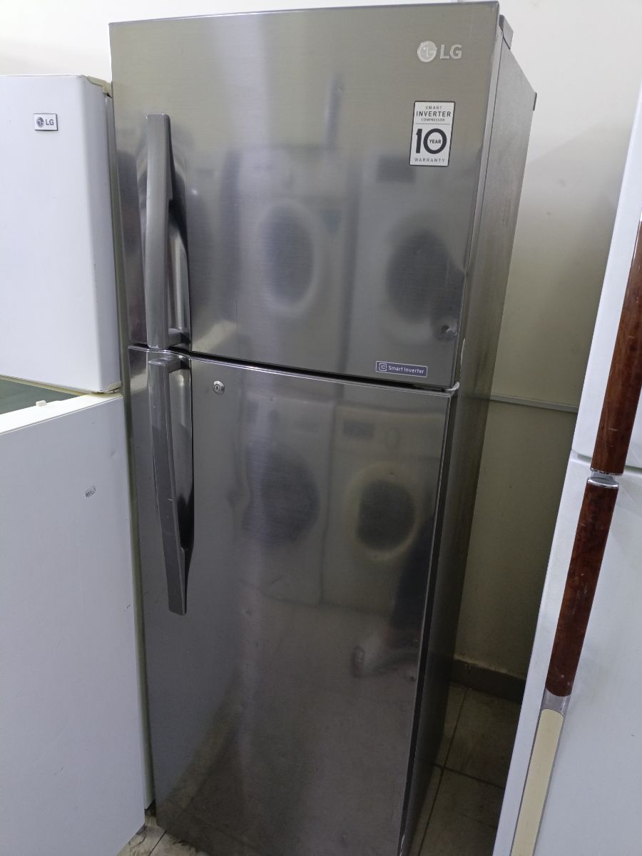Lg refrigerator - Image 1
