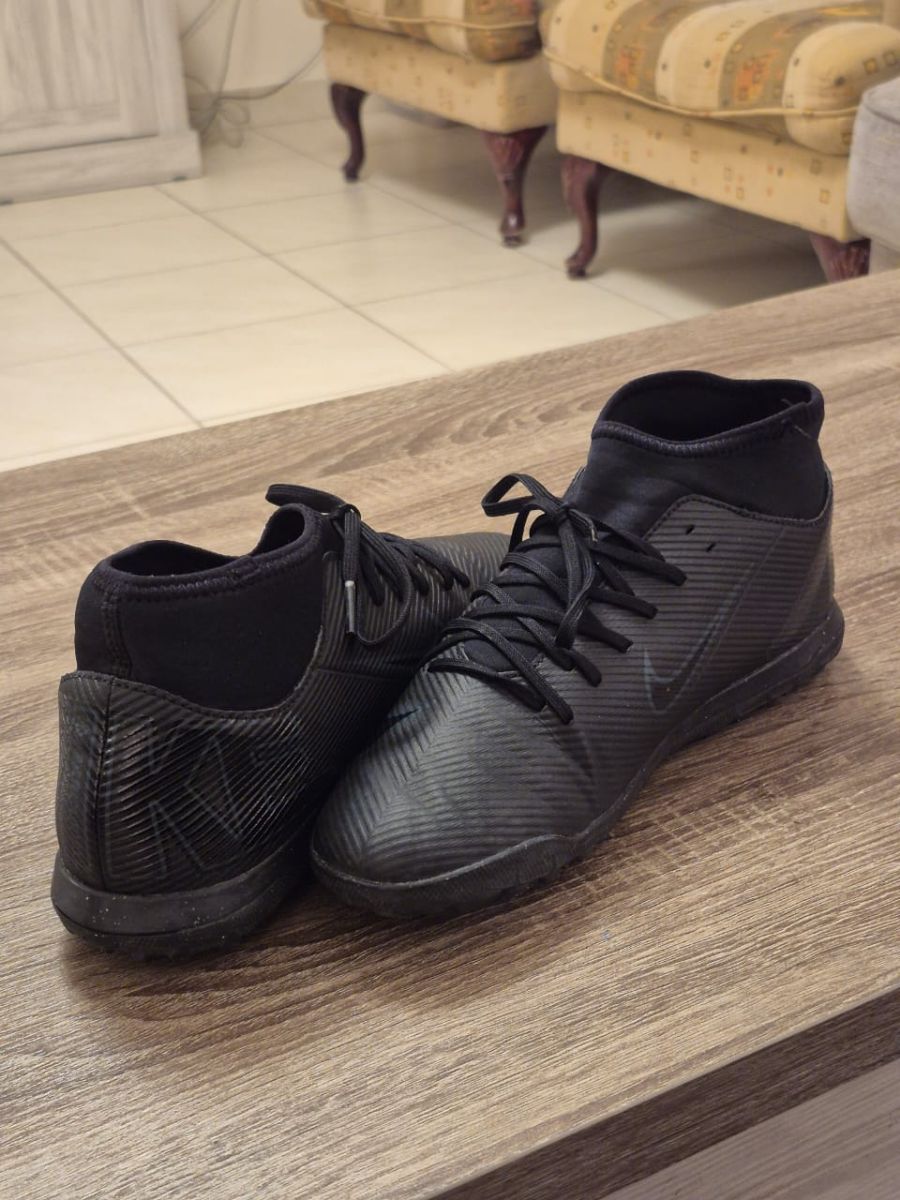 Nike Mecurial Superfly 10 Club TF Football Boots size 42.5 price Negotiable - Image 4