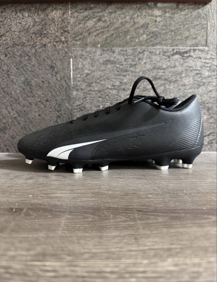 MEN’S FOOTBALL SHOES - Image 1
