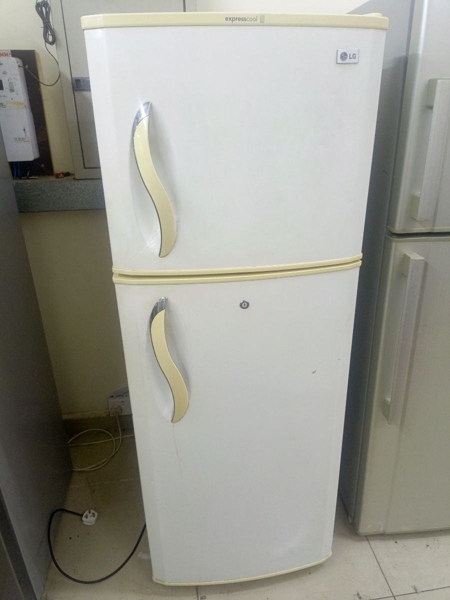 Lg refrigerator - Image 1