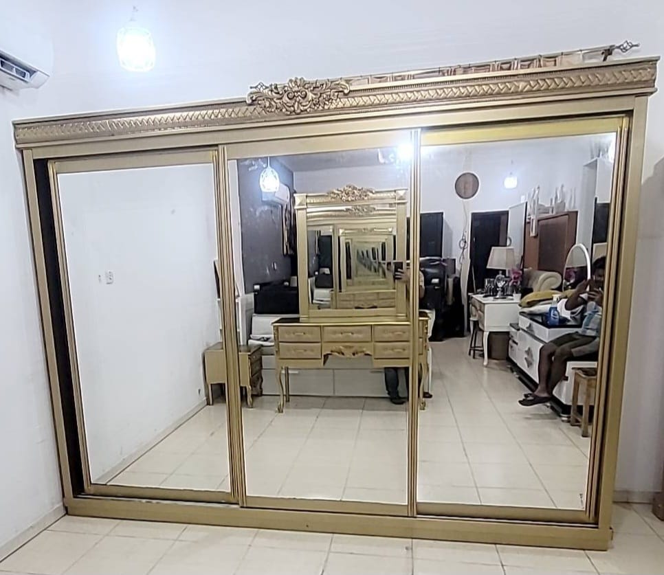 King size bedroom set for sale  - Image 6