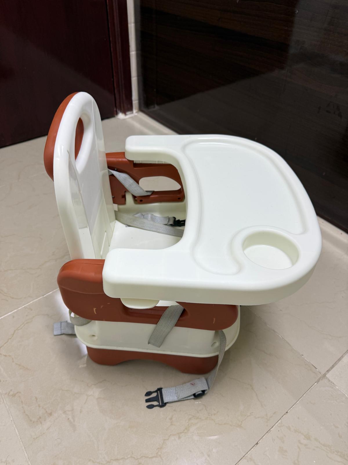 BABY CHAIR FOR FEEDING((NEGOTIABLE)FOLDABLE & EASY TO CARRY) - Image 2