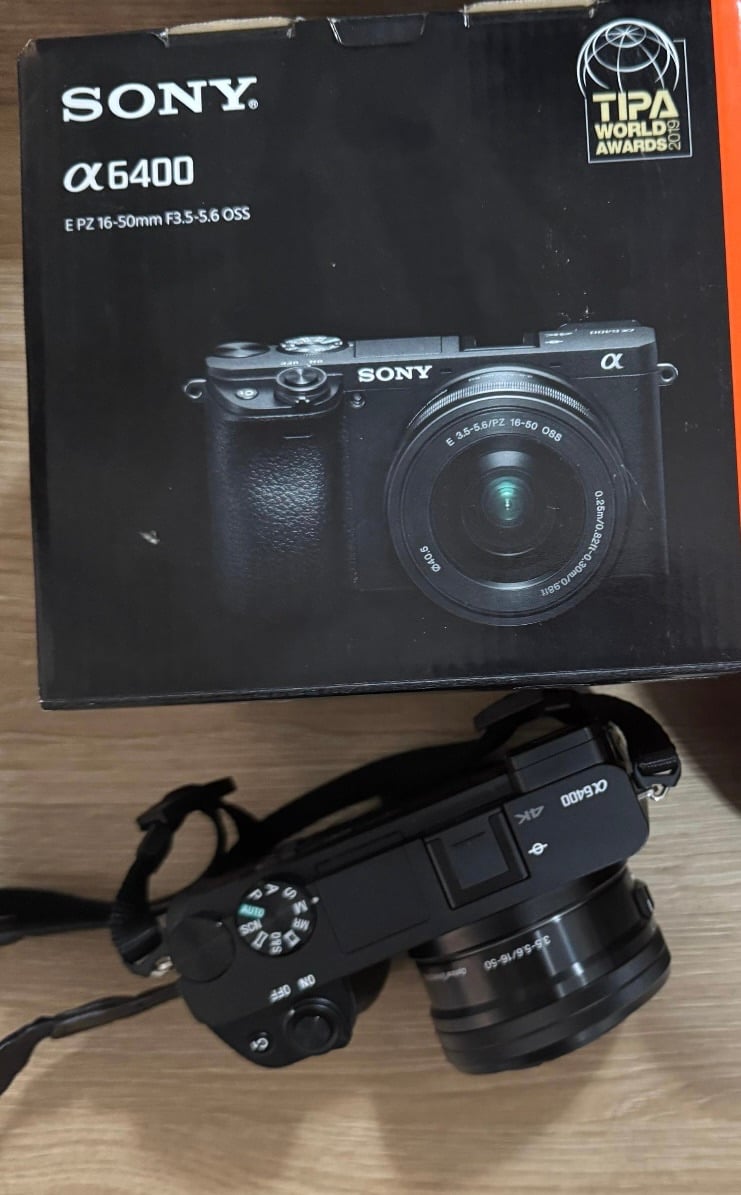 Sony A6400 + 16-50mm Kit Lens – Very Good Condition – Doha - Image 3