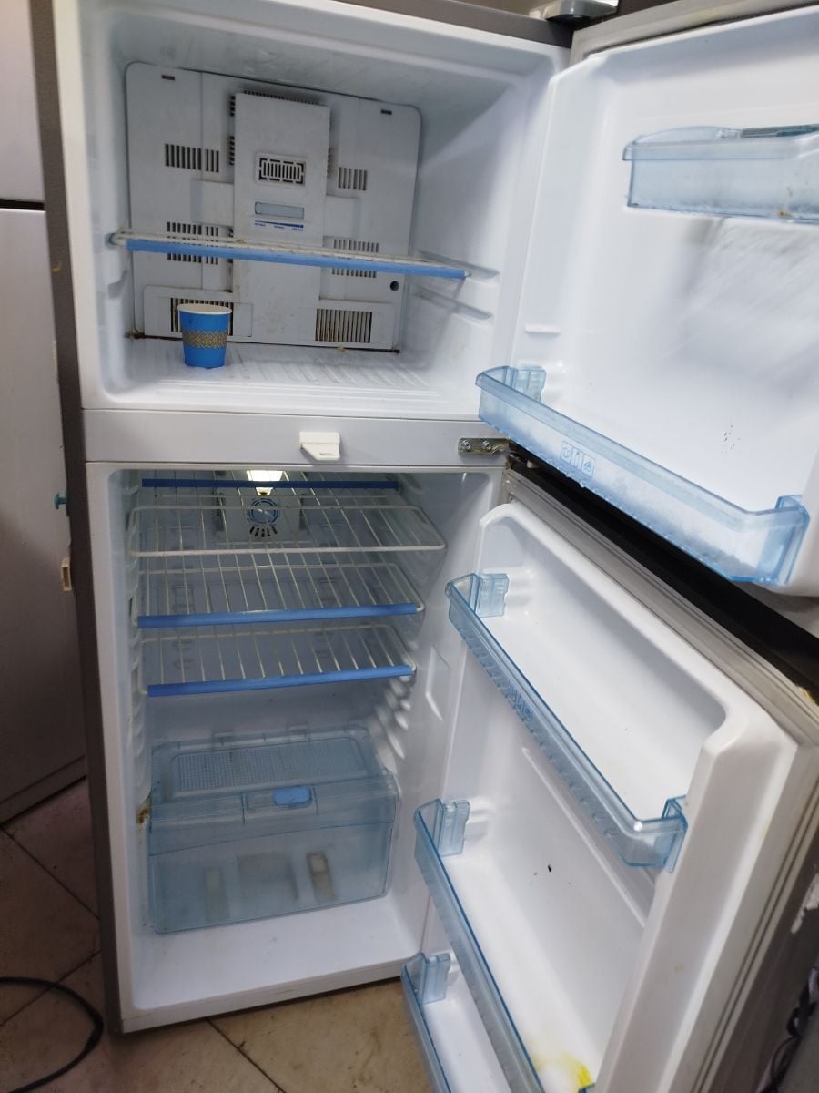 Daweoo double door refrigerator for sale - Image 3